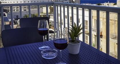 Centrally located, well equipped, stylish flat.with sea views