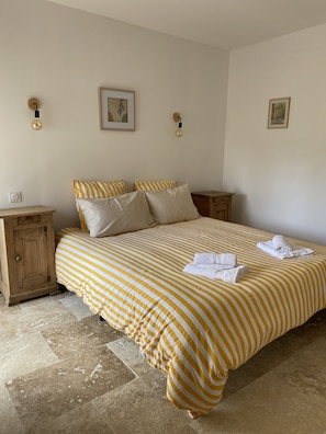 4 chambres, chambres insonorisées, fer et planche à repasser, Wi-Fi