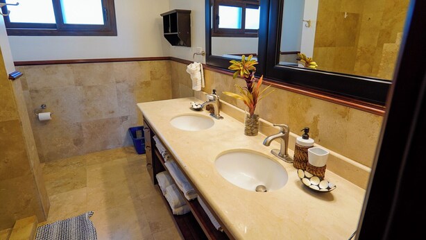 タオル、石鹸、トイレットペーパー
