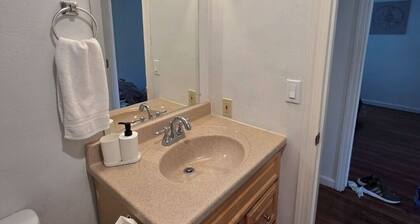 Beautiful, spacious 3 bedroom Napa Adjacent hideaway. Pet and family friendly