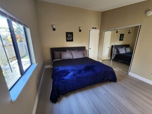 3 عدّة غرف نوم وواي فاي وملاءات أسرّة