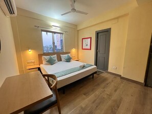 10 chambres, fer et planche à repasser, Wi-Fi, draps fournis