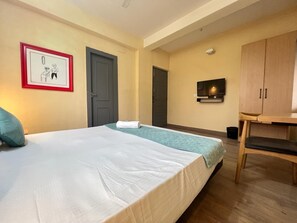 10 Schlafzimmer, Bügeleisen/Bügelbrett, WLAN, Bettwäsche