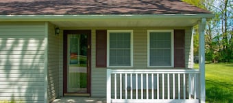 Charming and Tranquil 1BR in Colchester, IL