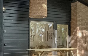 Outdoor dining - Stunning home in Rheezerveen with WiFi (Rheezerveen)