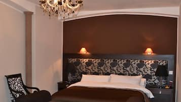 Habitación estándar con 1 cama doble o 2 individuales, baño privado | 1 dormitorio, ropa de cama de alta calidad, minibar