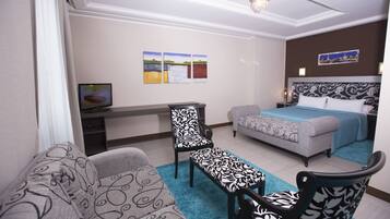 Junior Suite, 1 Queen Bed with Sofa bed, Private Bathroom | 1 bedroom, premium bedding, minibar, laptop workspace