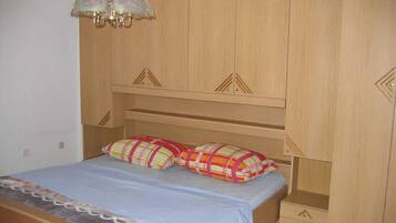 Family Apartment, 1 Bedroom | Free WiFi, bed sheets
