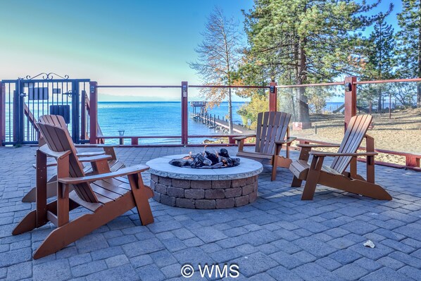 Terrace/patio - Lake/Beach Front Resort - Pool, Hot Tub, BBQ #05 (Tahoe Vista)
