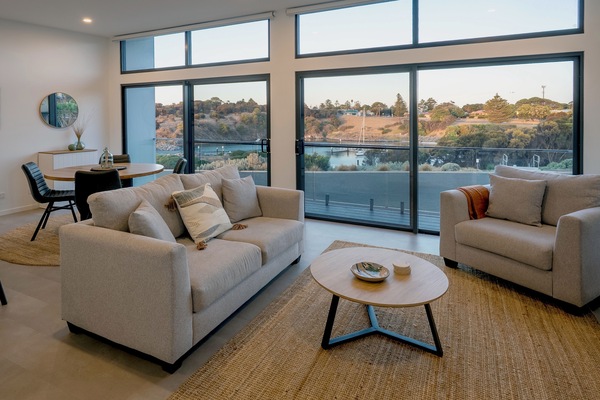 Cove Landing Marina Apartments - Stay in luxury apartment
family friendly luxury accommodation Penneshaw Kangaroo Island holiday rental