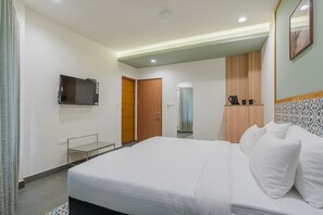 Deluxe Room | 1 bedroom, iron/ironing board - Aryaas Regent (Kanayannur)