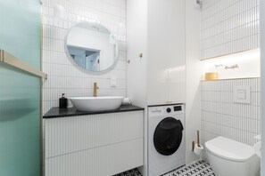 Deluxe Apartment | Bathroom - Golden Azzure by Grand Apartments (Gdansk)