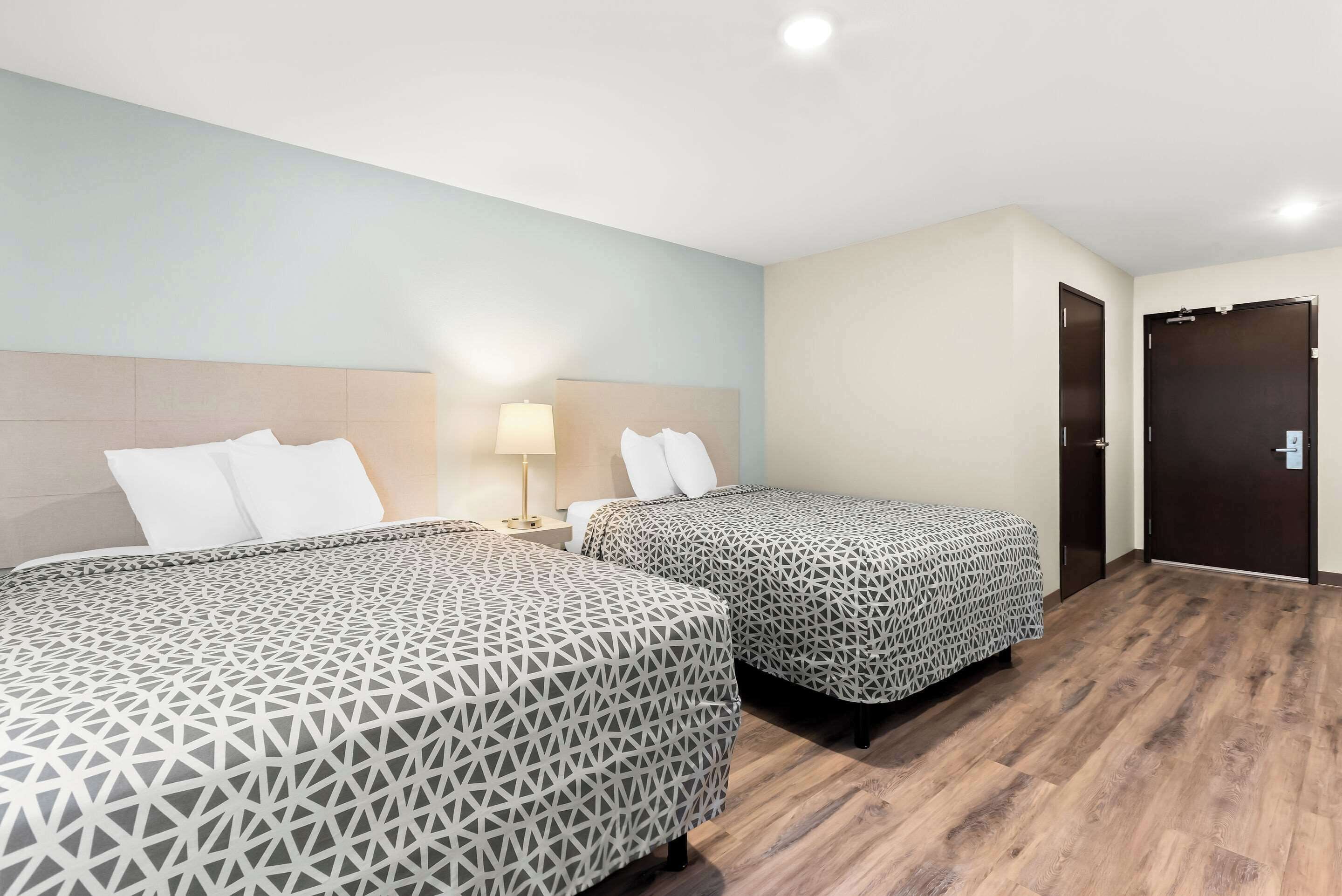 Photo - WoodSpring Suites Savannah West Chatham Parkway