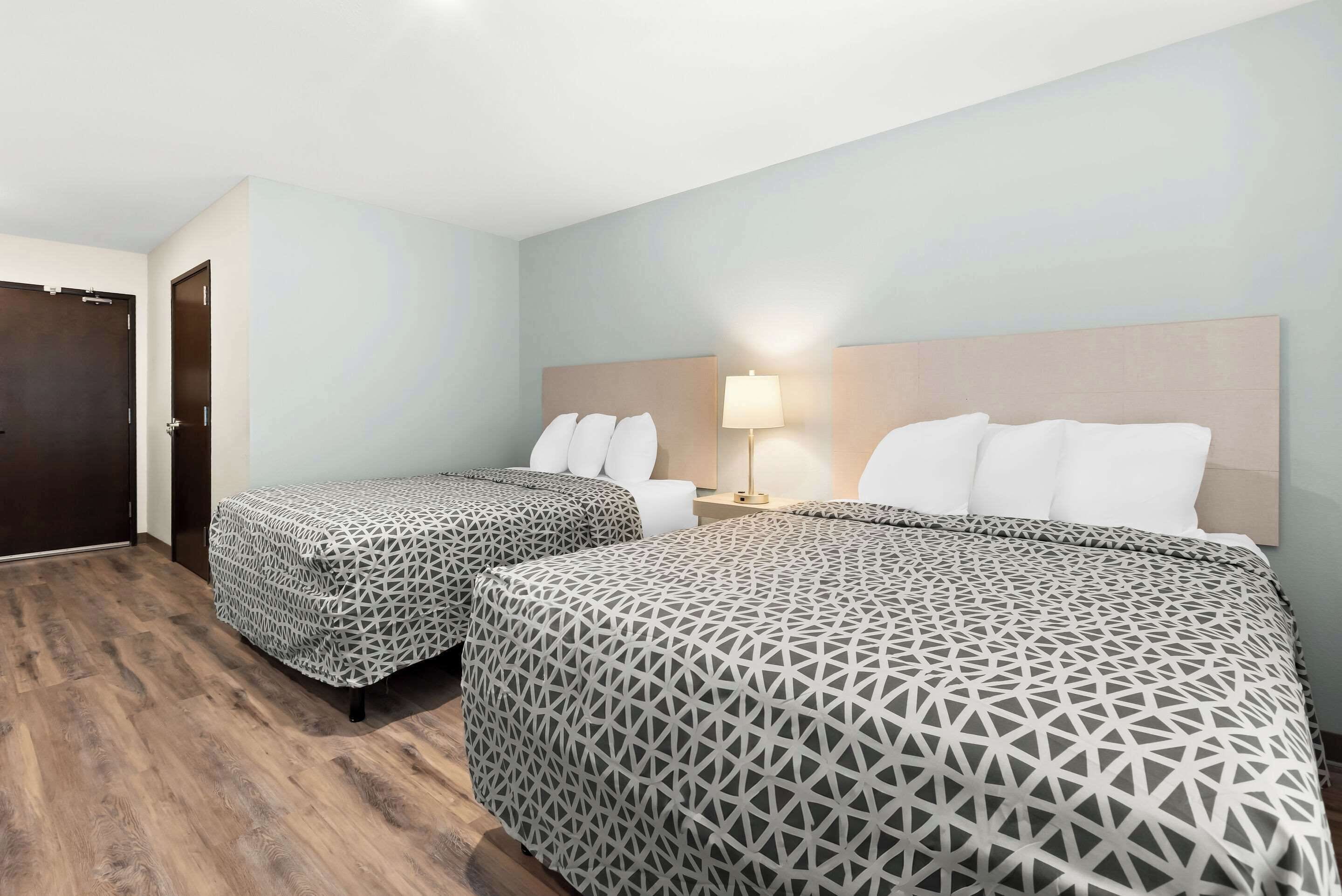 Photo - WoodSpring Suites Savannah West Chatham Parkway