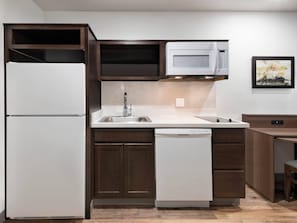 1 bedroom, pillow-top beds, individually decorated