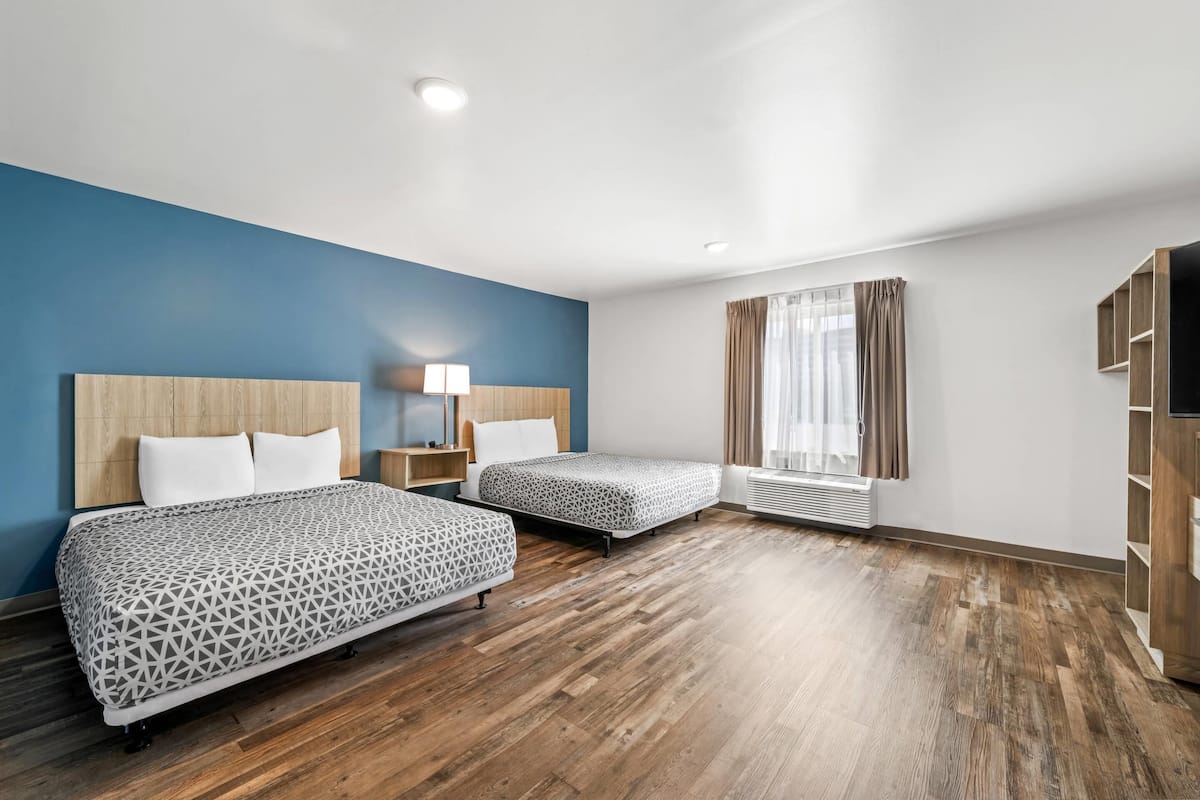 Queen Suite Two Queen Beds Accessible