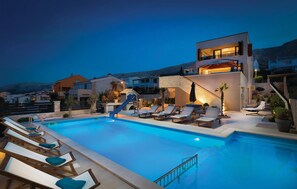 Et oppvarmet basseng