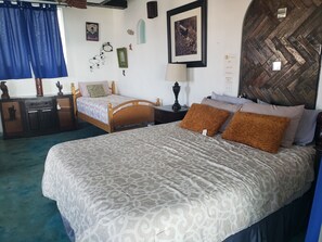 2 bedrooms, in-room safe, desk, iron/ironing board