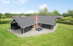 Exterior - Gorgeous home in Hemmet with kitchen (Hemmet)