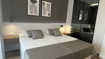 3 bedrooms, iron/ironing board, free WiFi