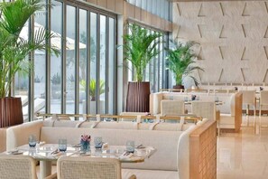 Dining - Paradise Sea View Studio with St Regis Amenities (Palm Jumeirah)