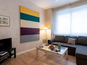 TV - Holi-Rent Trastamara (Sevilla)