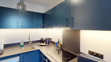 冷蔵庫、電子レンジ、オーブン、食器洗い機