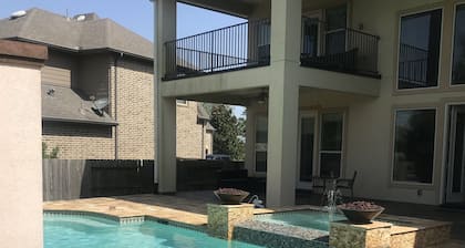 Welcome to 5BR Luxury Home With Pool in beautiful Katy, Texas