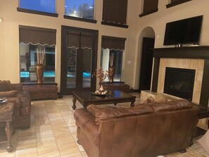 TV, fireplace
