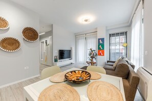 TV - The Funky Apartment | Free Parking by PikHost (Tirana)