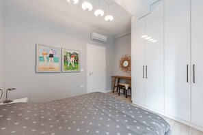 1 chambre, bureau, fer et planche à repasser, Wi-Fi
