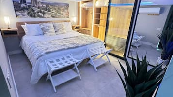 1 bedroom, desk, iron/ironing board, WiFi