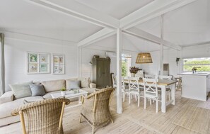 Dining - Stunning home in Gilleleje with WiFi (Gilleleje)