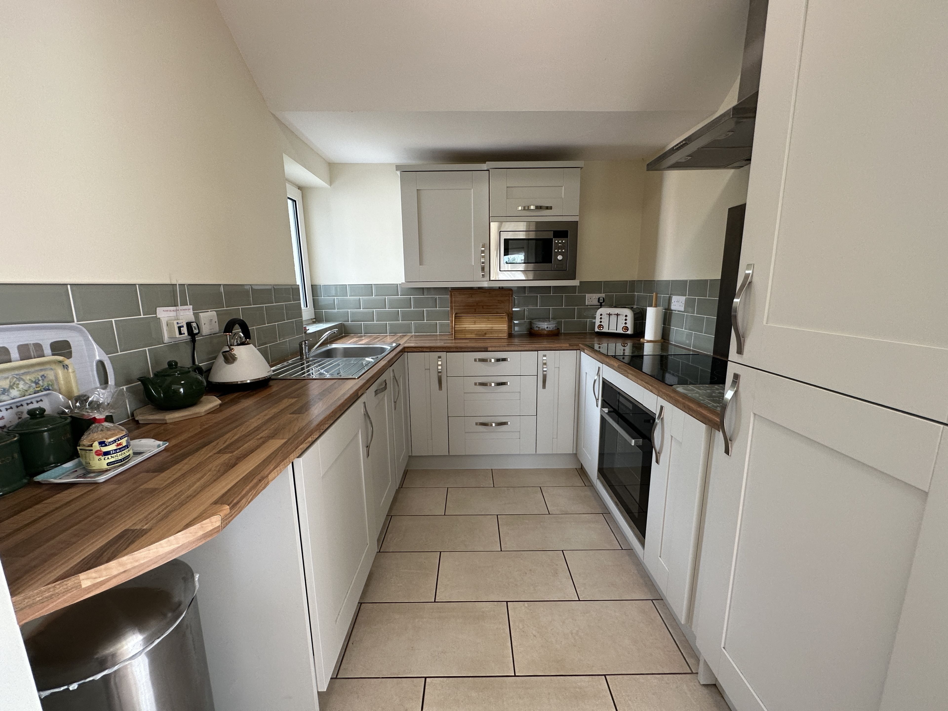 Réfrigérateur, micro-ondes, four, lave-vaisselle