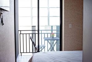 1 bedroom, in-room safe, desk, iron/ironing board