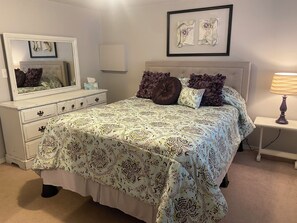 5 bedrooms, iron/ironing board, WiFi, bed sheets - Cottage On The Rocks is a spacious, family friendly home near the Spokane River (Post Falls)