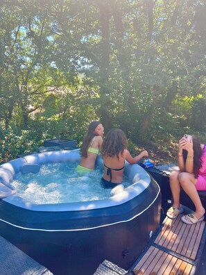 مغطس سبا خارجي