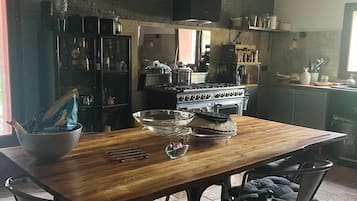 冰箱、微波炉、烤箱、洗碗机