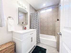 Hair dryer - Central Charm in Hillcrest near Scripps Mercy (San Diego)