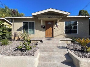 Exterior - Central Charm in Hillcrest near Scripps Mercy (San Diego)