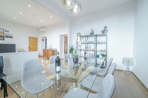 Living area - Bright Apartment A Few Steps From Via Garibaldi (Genoa)