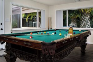 Game room - Orchard Oasis: Pool Table|King Beds|En Suite Baths|Garage & Driveway Parking (Nipomo)