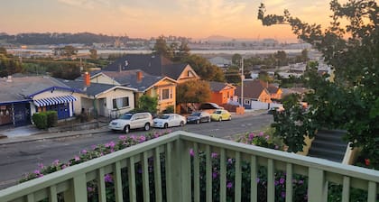 Quiet, centrally located 2 BR house just minutes from Napa, SF, Bay, and more!!!