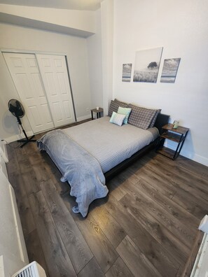 2 bedrooms, WiFi, bed sheets - Quiet, centrally located 2 BR house just minutes from Napa, SF, Bay, and more!!! (Vallejo)