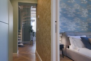 Luokittelematon kuva, 5 kautta 47, painike