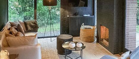 Smart TV y chimenea