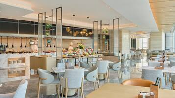 Desayuno bufé gratuito y diario