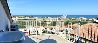 M390 - Marcelli, delightful villa with sea view