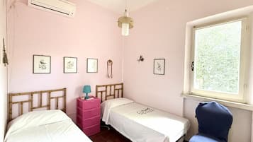 2 bedrooms, bed sheets