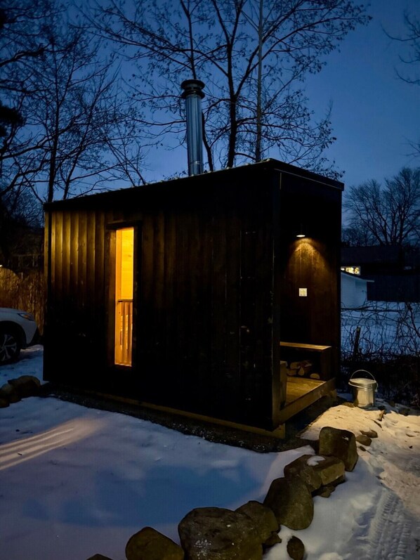 Terrace/patio - The Loft  - Keene | Modernized Private Guesthouse in Town | Centrally Located to Major Trailheads (Keene)
